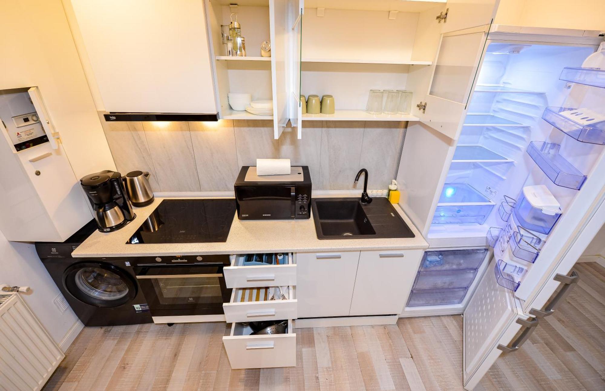Ben Yehuda - Shabbat Friendly Apartments Bukarest Eksteriør billede
