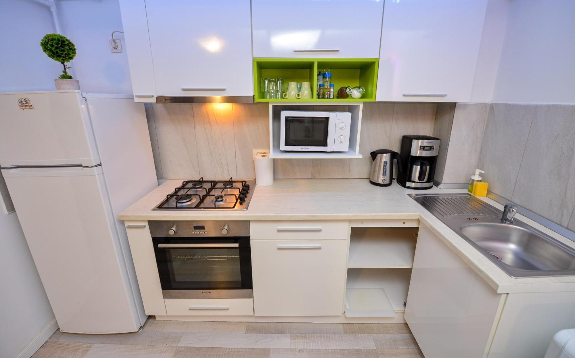 Ben Yehuda - Shabbat Friendly Apartments Bukarest Eksteriør billede